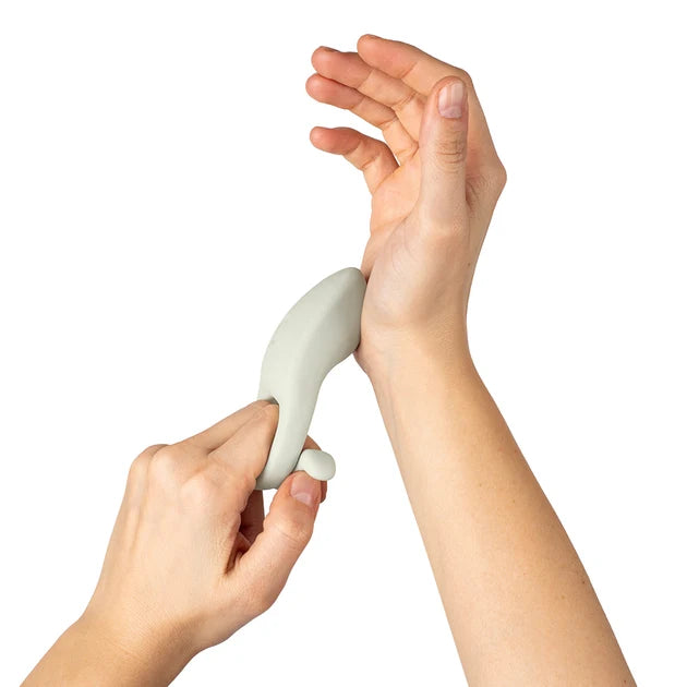Dame Hug Vibrating Couples Ring