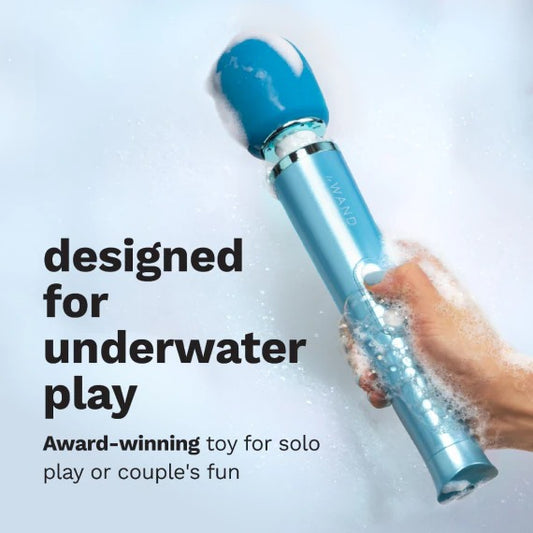 Le Wand Dive Submersible & Rechargeable Vibrating Massager - Blue
